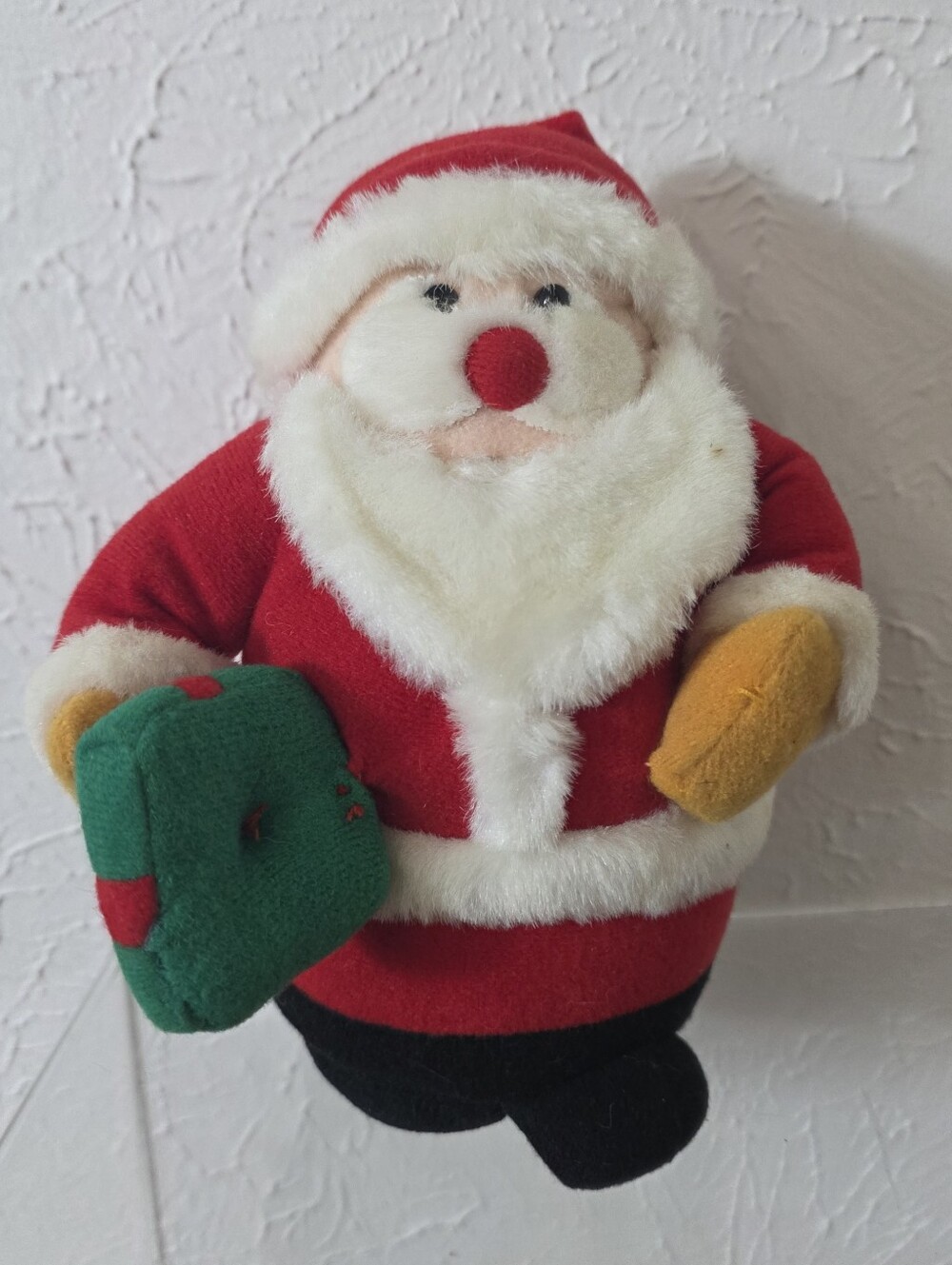 1995 Avon Dancing Santa Plush Musical Christmas #235771
